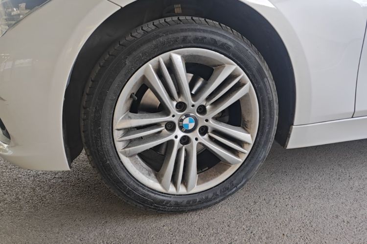 BMW 3 Series 2017 #9 BMW 3 Series 2017 car image #9