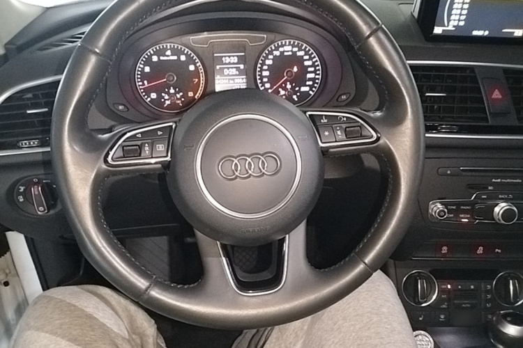Audi Q3 2018 #11 Audi Q3 2018 car image #11