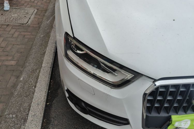 Audi Q3 2015 car image #8