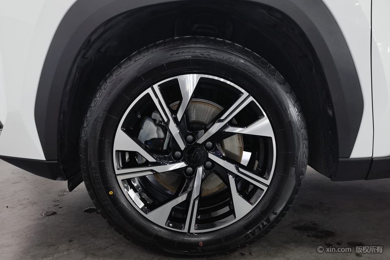 GEELY Boyue L 2024 car image #7