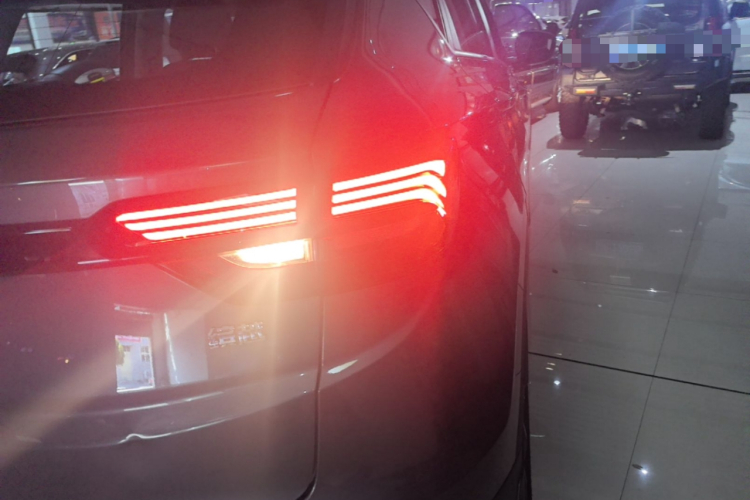 GEELY Coolray 2025 imagen de coche #8