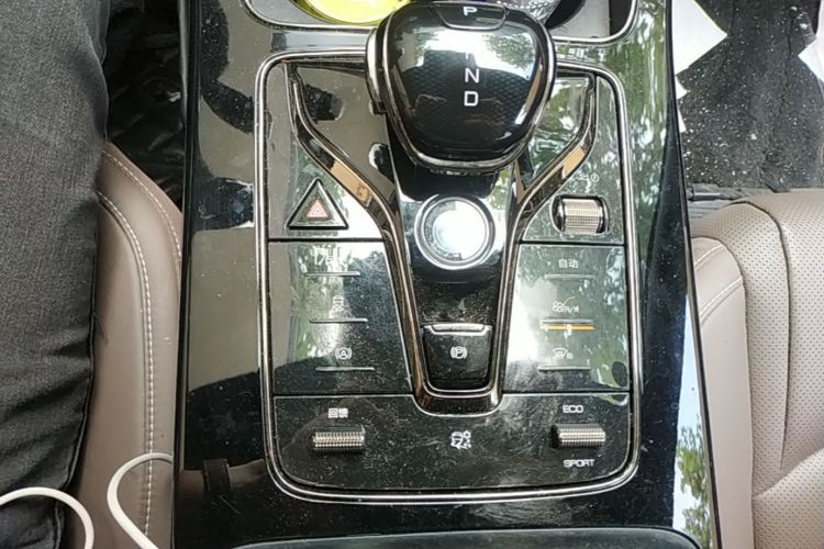 BYD Han 2022 immagine di auto #14