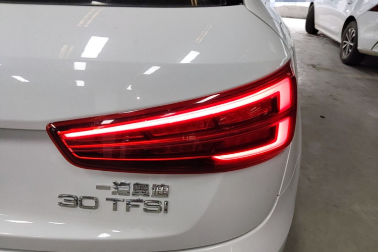 Audi Q3 2017 #8 Audi Q3 2017 car image #8
