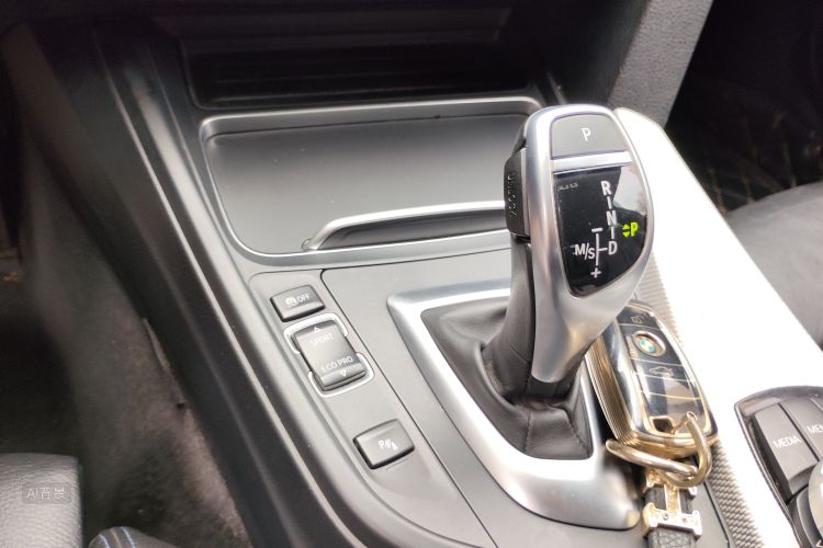 BMW 3 Series 2018 #16 BMW 3 Series 2018 car image #16