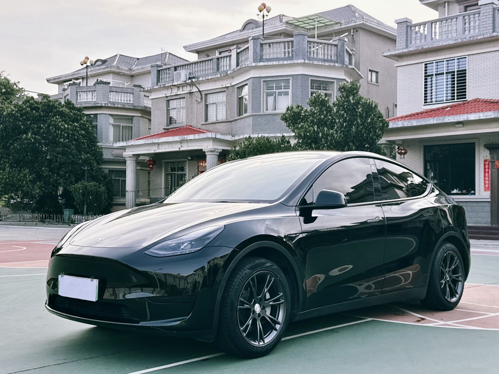 Tesla Model Y 2024 car image 