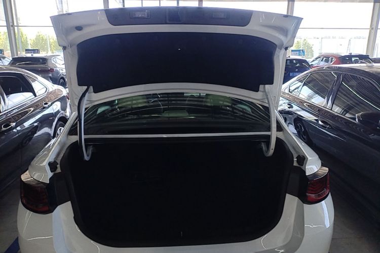 GEELY Emgrand L HiP 2022 car image #19