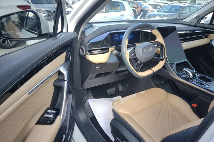 GEELY Boyue L 2022 car image #16
