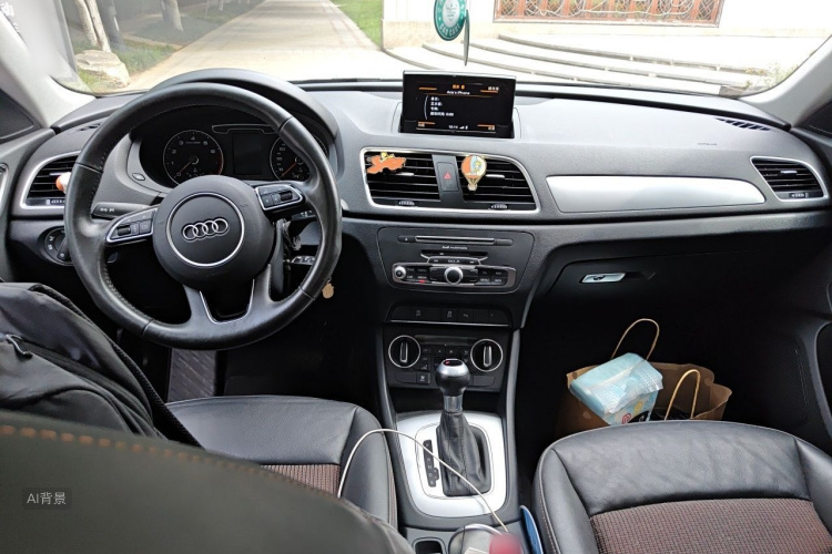 Audi Q3 2019 immagine di auto #11
