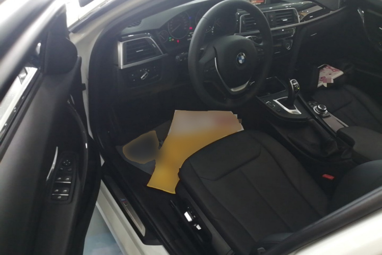 BMW 3 Series 2017 car image #16