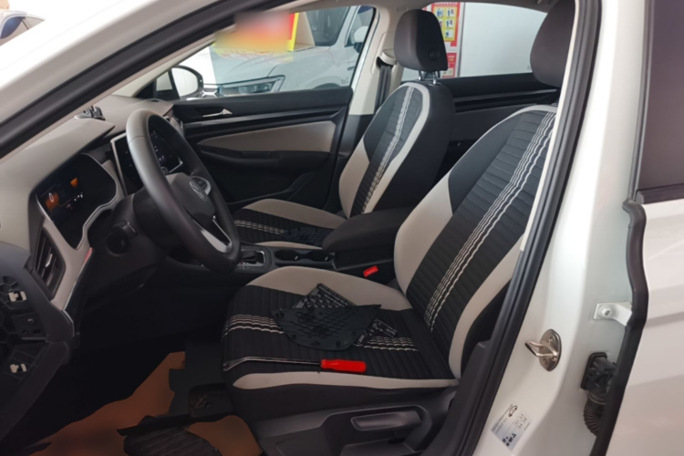 Volkswagen Bora 2024 car image #15