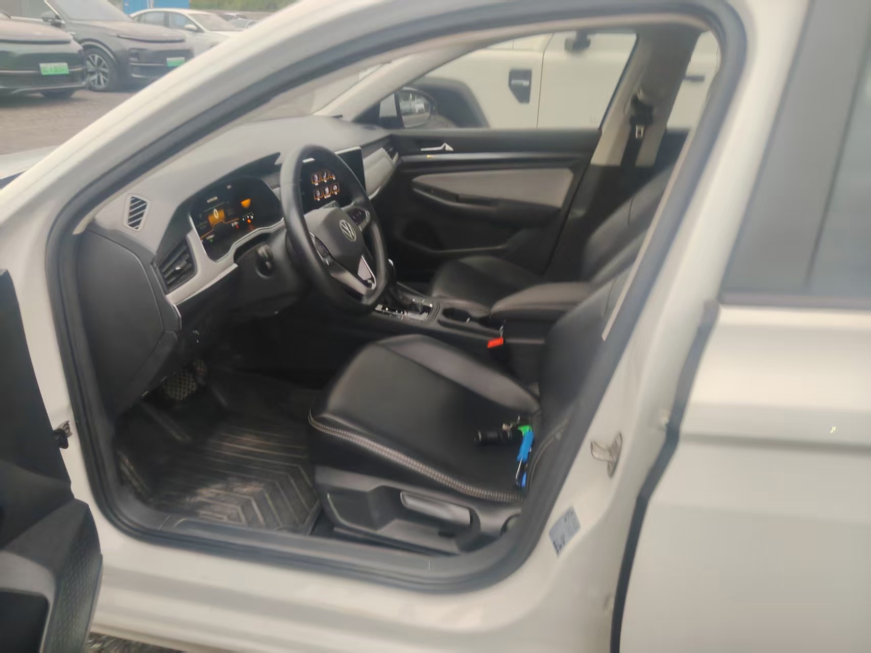 2023 car image #3