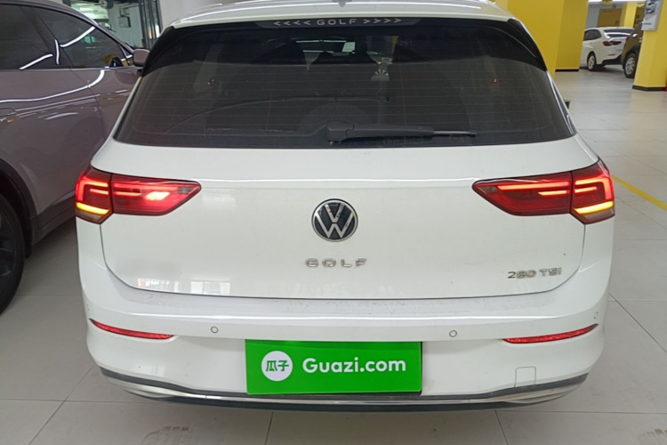 Volkswagen Golf 2021 car image #6