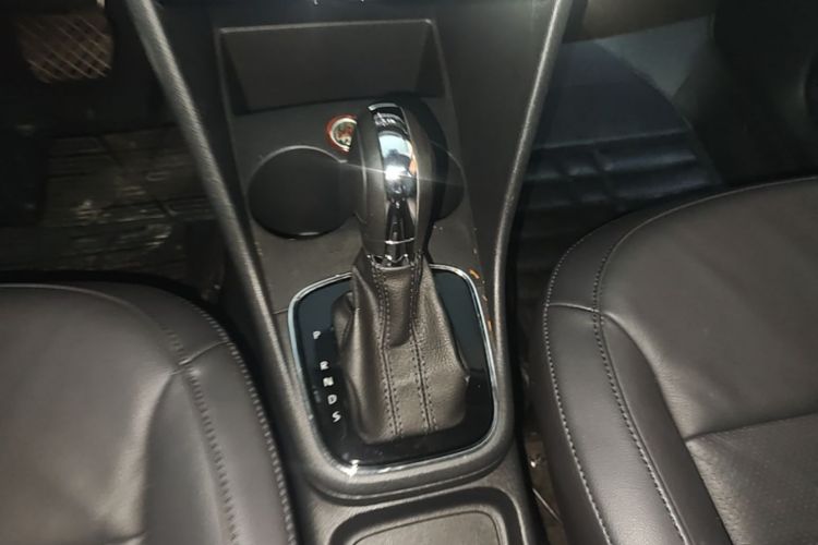 Volkswagen Polo 2016 car image #14
