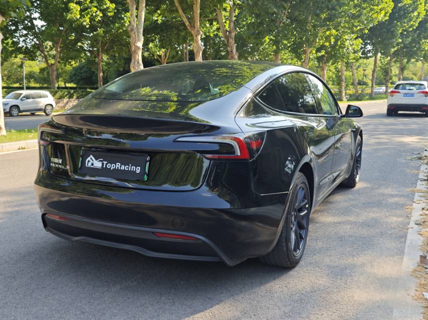 Tesla Model 3 2025 car image #9