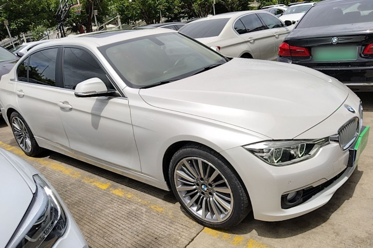 BMW 3 Series 2019 #4 BMW 3 Series 2019 car image #4