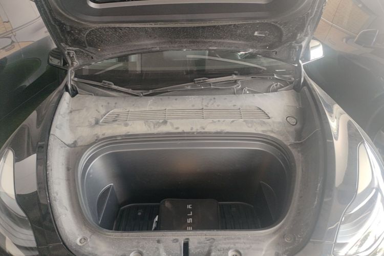 Tesla Model Y 2024 #20 Tesla Model Y 2024 car image #20