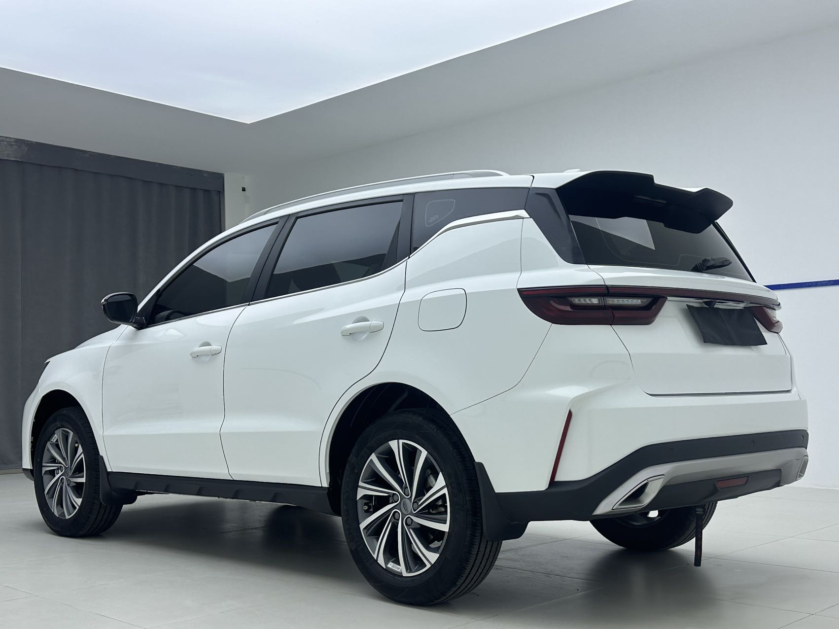 GEELY Vision X6 2022 car image #4