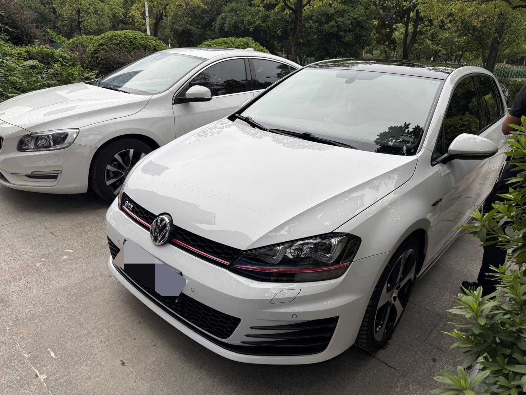 Volkswagen GolfGTI 2016 car image 