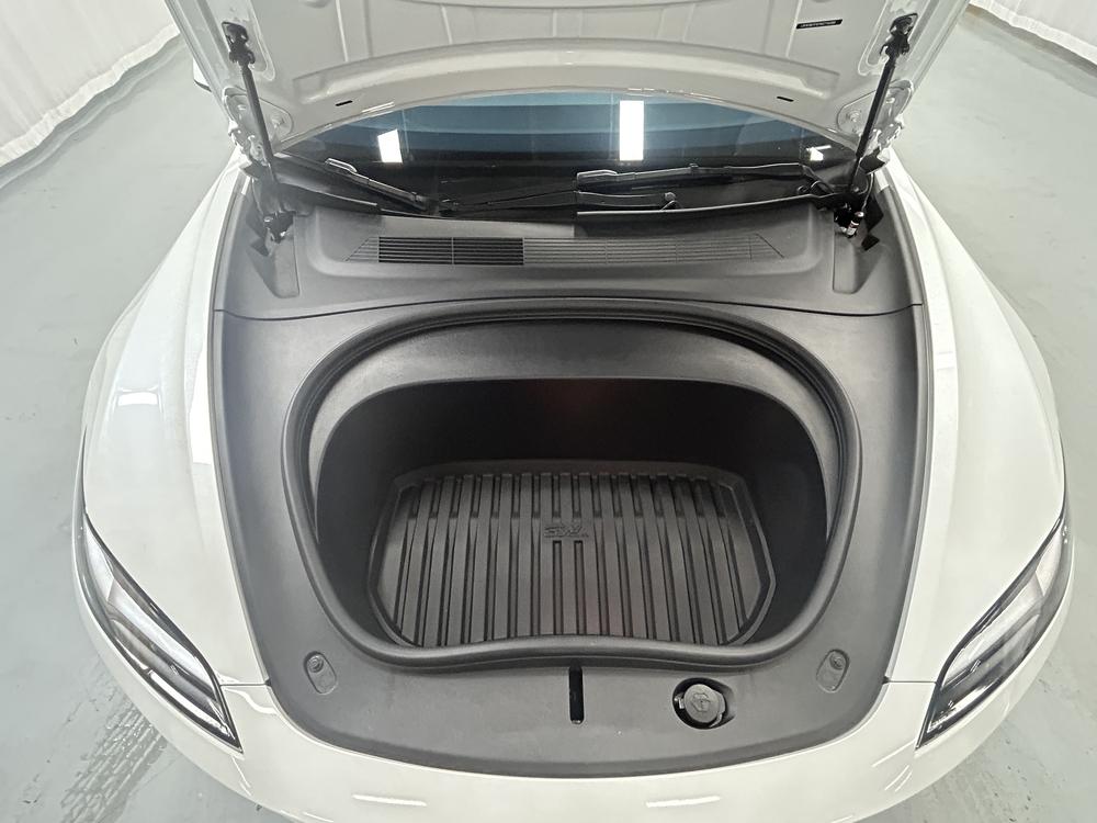 Tesla Model 3 2025 car image #10