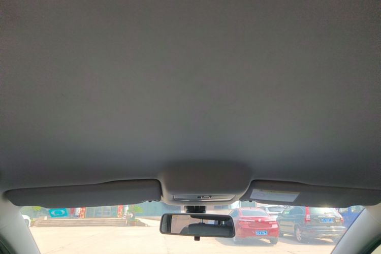 Volkswagen Polo 2015 car image #18
