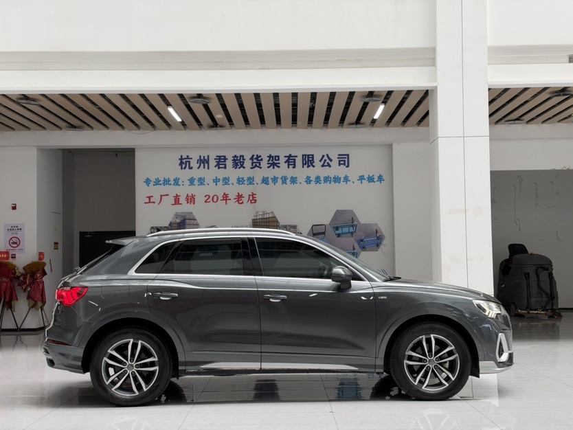 Audi Q3 2021 car image #4