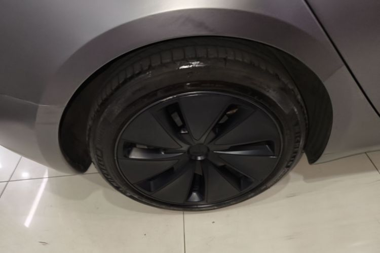 Tesla Model 3 2024 car image #5