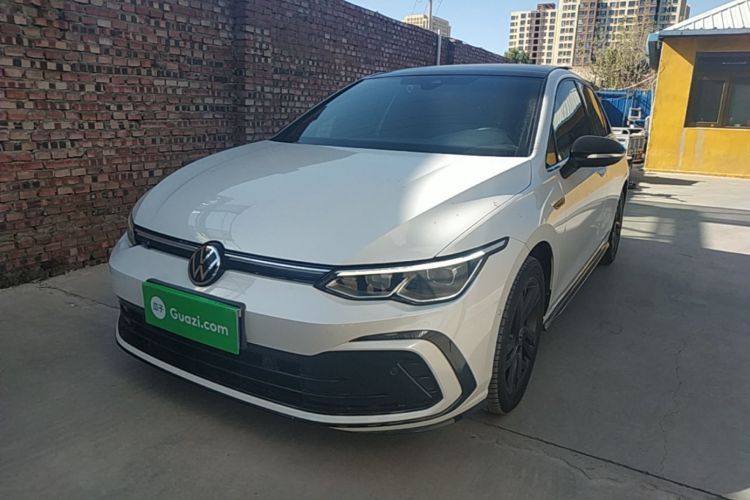Volkswagen Golf 2022 car image #2