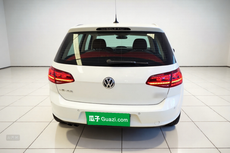 Volkswagen Golf 2017 car image #6