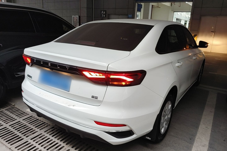 GEELY Emgrand 2025 car image #7