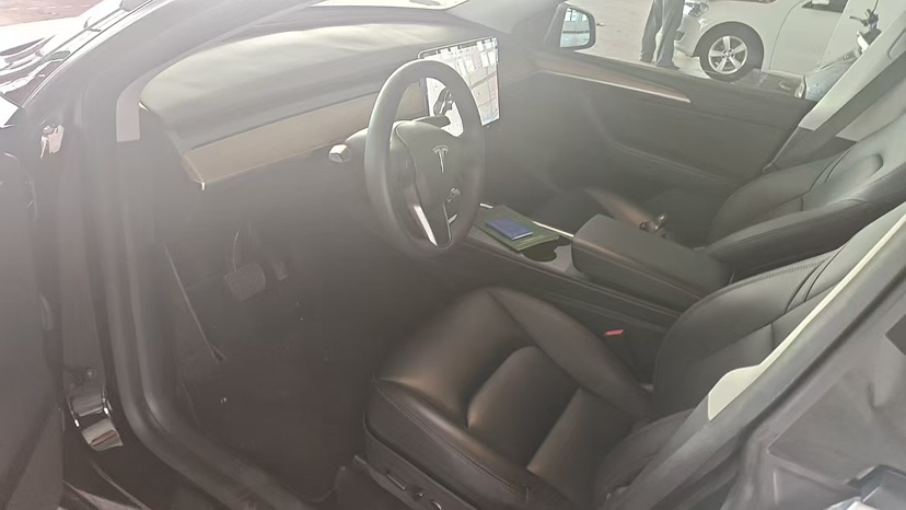 Tesla Model Y 2021 #4 Tesla Model Y 2021 car image #4