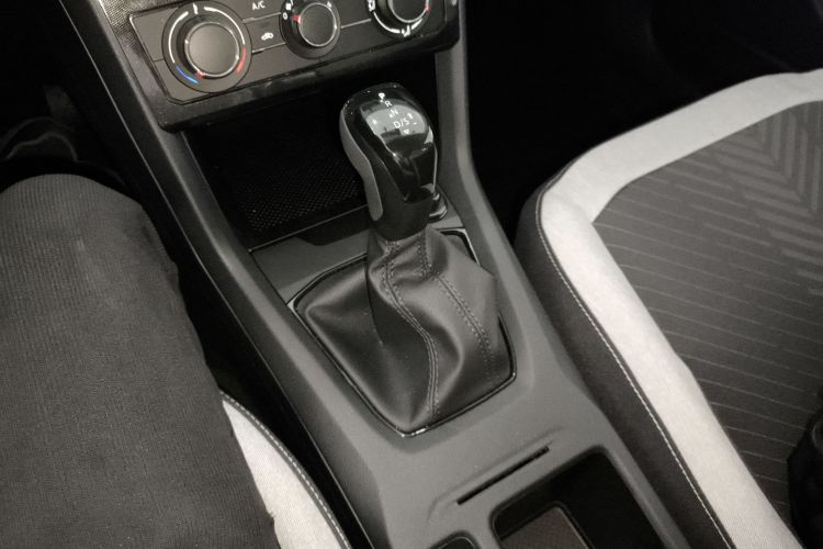 Volkswagen Tharu 2025 immagine di auto #14