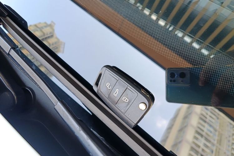 Volkswagen Golf 2014 car image #9
