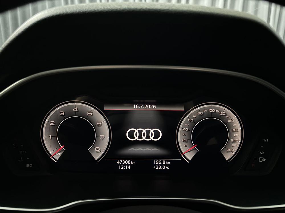 Audi Q3 2022 car image #13