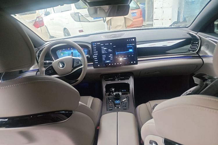 BYD Han 2024 car image #10