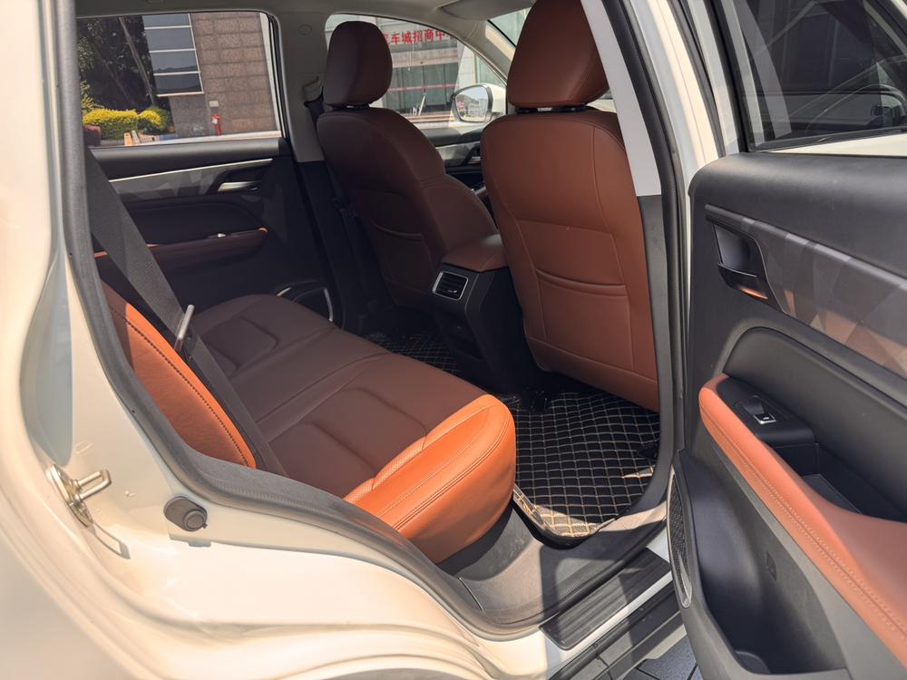 GEELY Vision X6 2023 car image #15