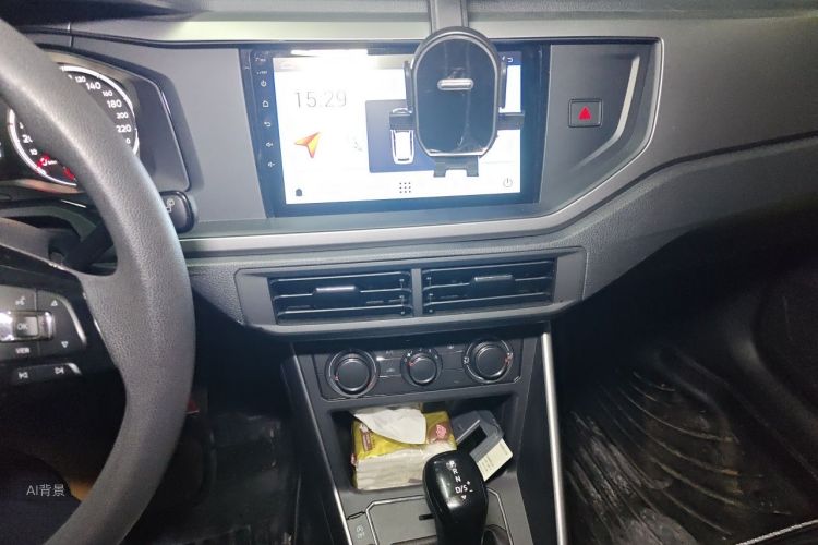 Volkswagen Polo 2019 car image #15