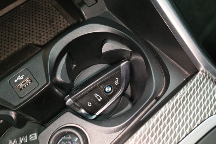 BMW 3 Series 2020 #9 BMW 3 Series 2020 car image #9