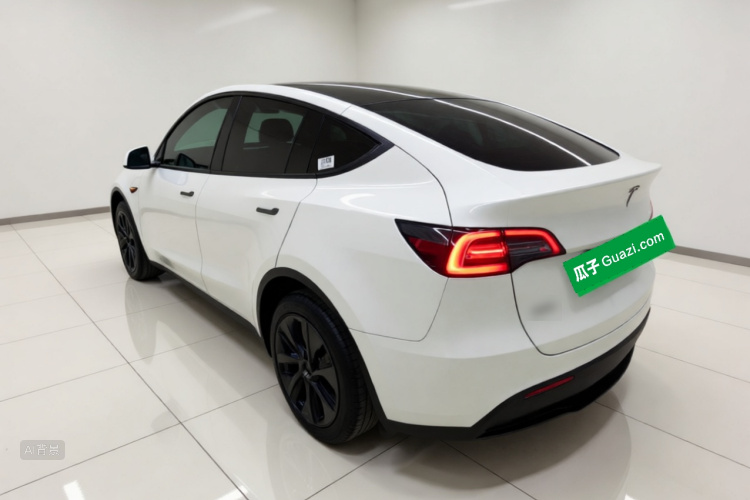 Tesla Model Y 2024 #5 Tesla Model Y 2024 immagine di auto #5