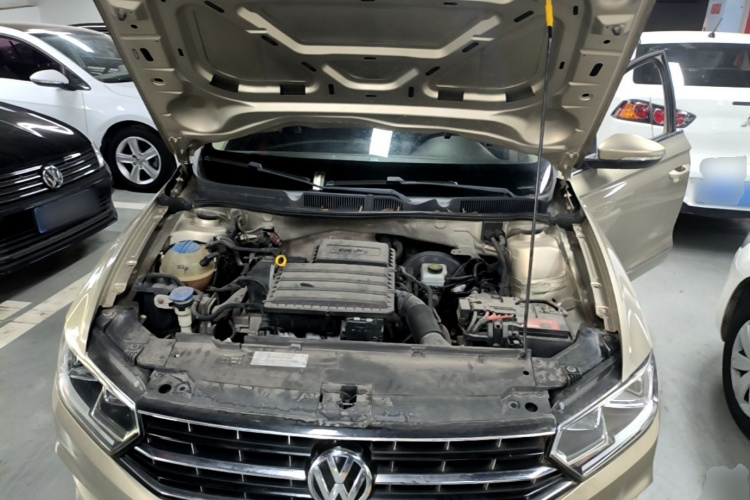 Volkswagen Bora 2017 car image #20