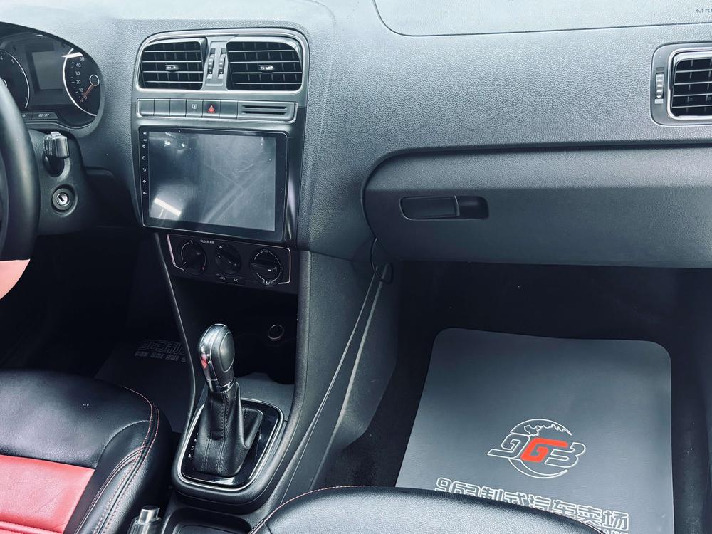 Volkswagen Polo 2017 car image #17