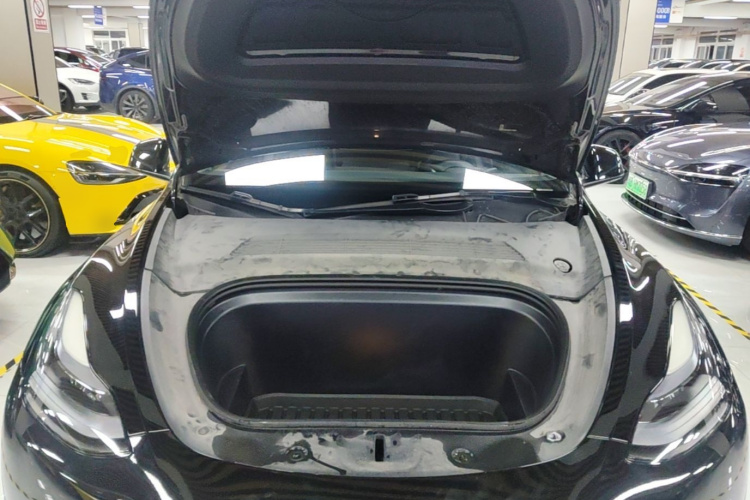 Tesla Model Y 2023 #20 Tesla Model Y 2023 car image #20