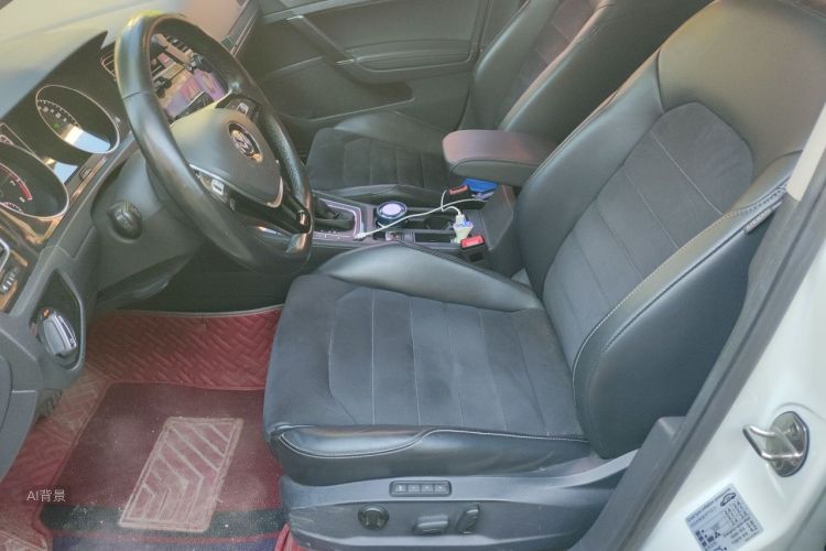 Volkswagen Golf 2018 car image #17