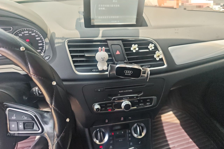 Audi Q3 2015 immagine di auto #15