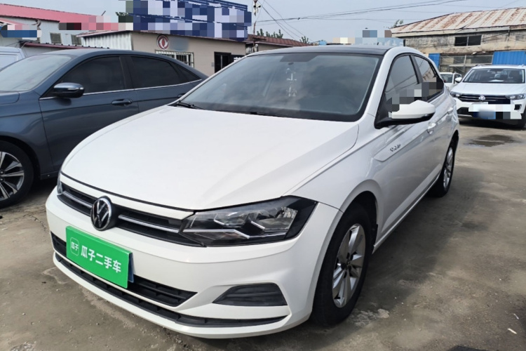Volkswagen Polo 2022 car image #2