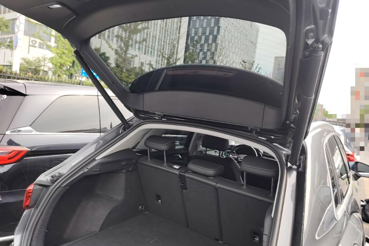 Audi Q3 2020 car image #21