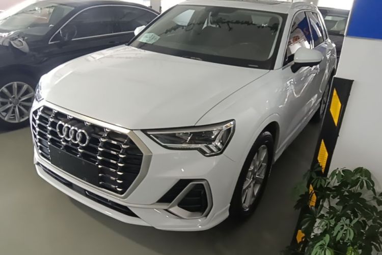 Audi Q3 2019 #2 Audi Q3 2019 car image #2