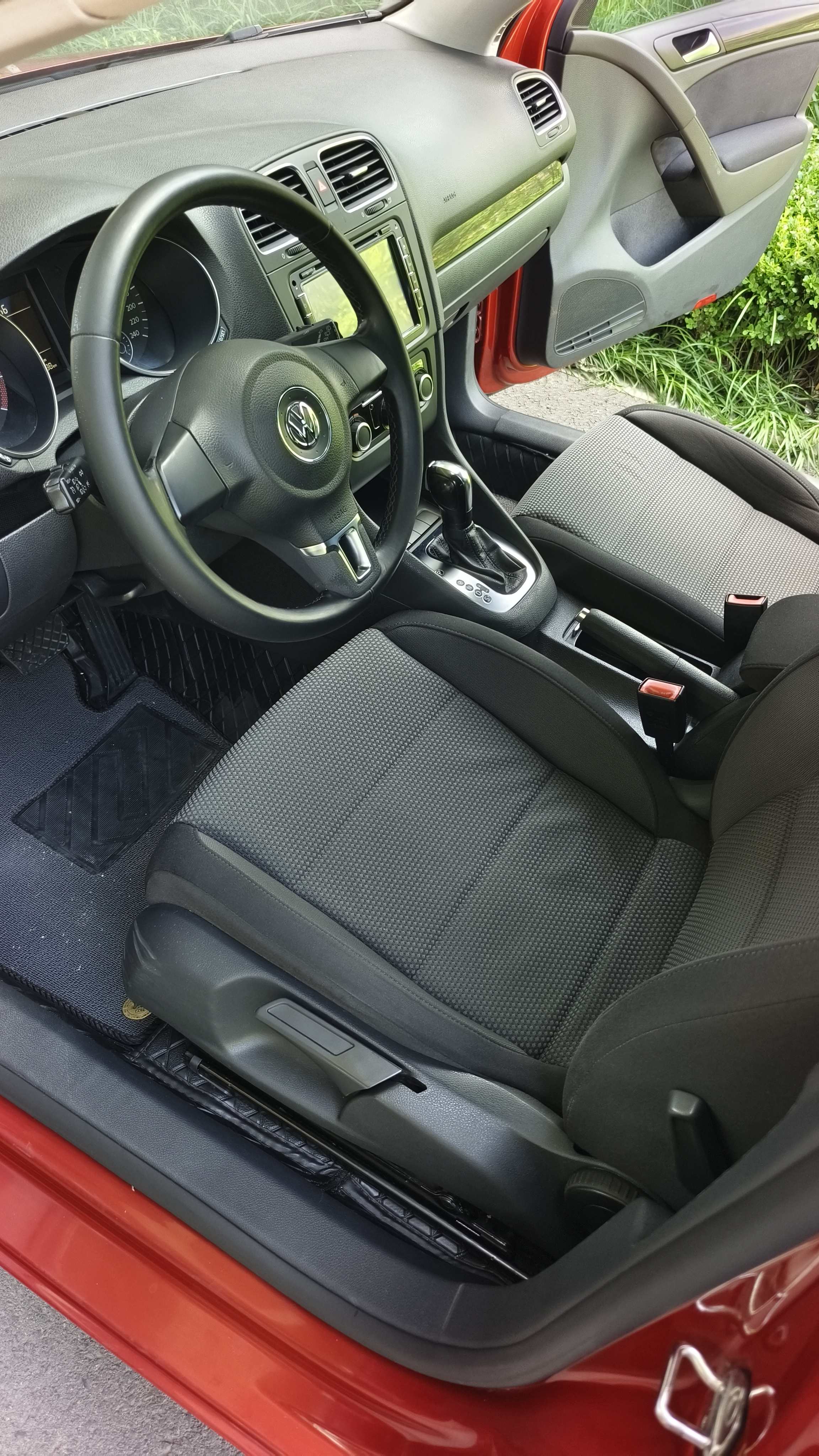 Volkswagen Golf 2013 car image #8