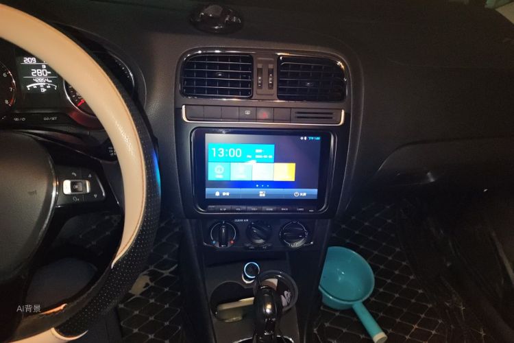 Volkswagen Polo 2017 car image #15