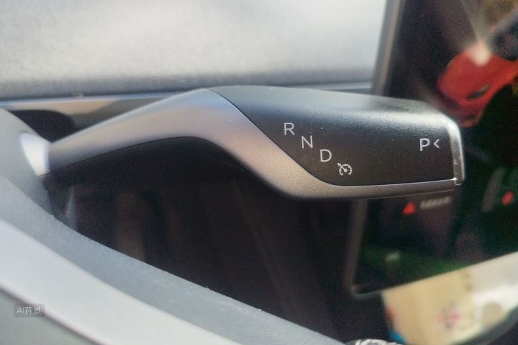 Tesla Model Y 2024 #16 Tesla Model Y 2024 car image #16