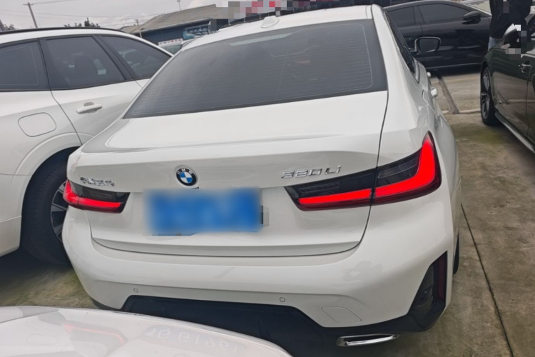 BMW 3 Series 2024 #6 BMW 3 Series 2024 immagine di auto #6